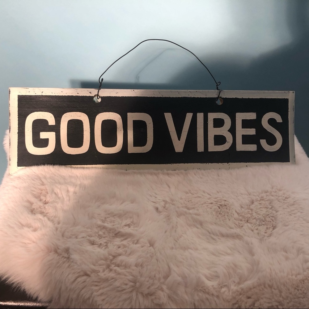 Settler’s Cabin ‘Good Vibes’ from Brandy Melville